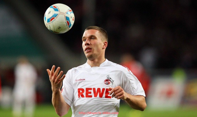 TK体育直播-英超球队降级后球员合同如何处理？政策解析