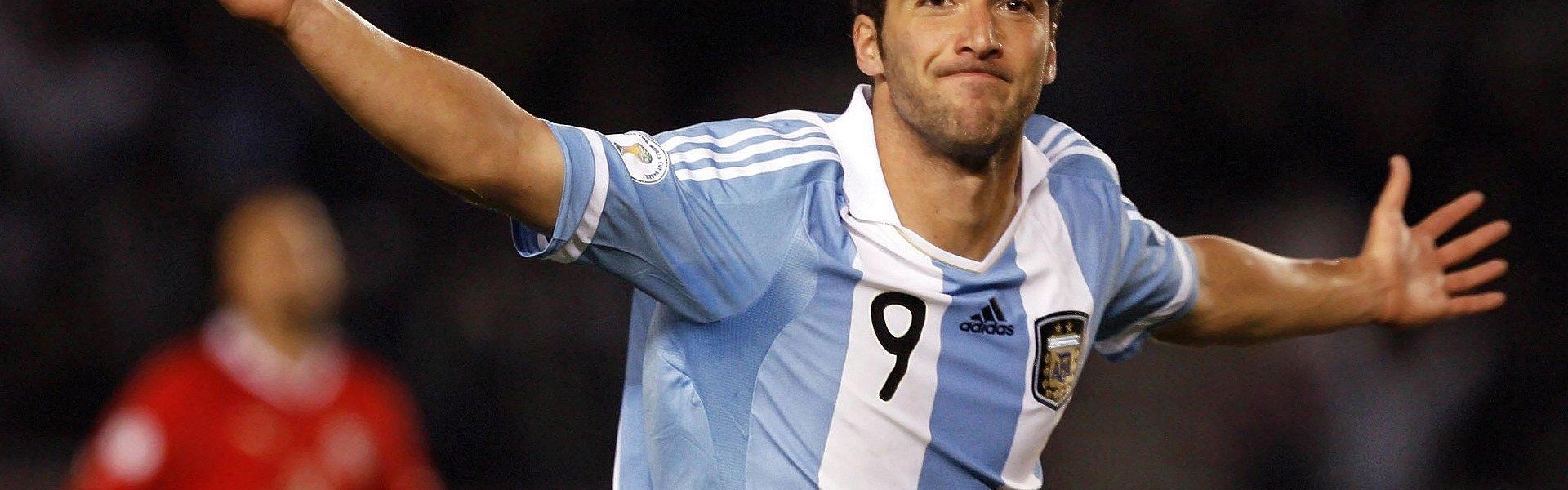 TK体育直播-火箭队对战骑士队直播入口与实时比分追踪